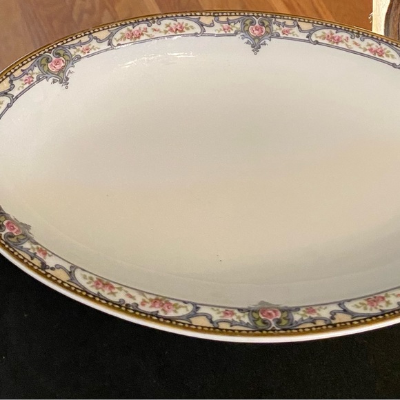 Theodore Haviland Limoges 9”x1”x5.75” Relish plate. Troy (France) collection. - Picture 3 of 3